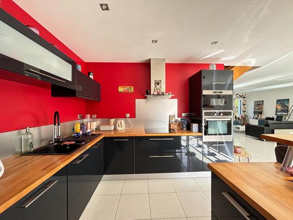 Maison contemporaine à vendre à Bourgbarré - 4 chambres, 172 m²