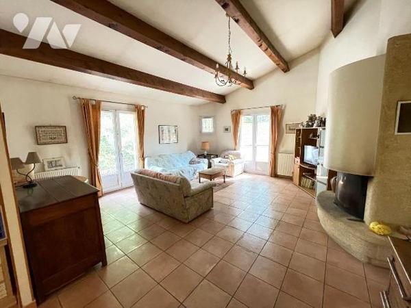 A vendre - Manosque (04) - Alpes de Haute Provence : Villa d'env 129,45 m² offrant de beaux vol...