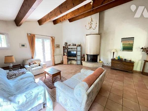 A vendre - Manosque (04) - Alpes de Haute Provence : Villa d'env 129,45 m² offrant de beaux vol...