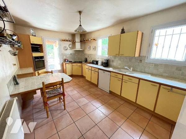 A vendre - Manosque (04) - Alpes de Haute Provence : Villa d'env 129,45 m² offrant de beaux vol...