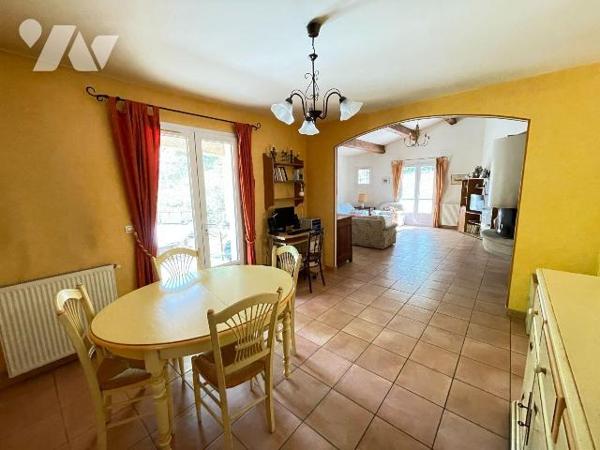 A vendre - Manosque (04) - Alpes de Haute Provence : Villa d'env 129,45 m² offrant de beaux vol...