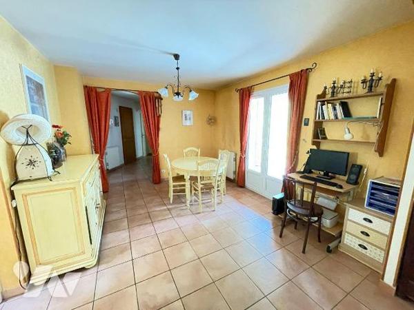 A vendre - Manosque (04) - Alpes de Haute Provence : Villa d'env 129,45 m² offrant de beaux vol...
