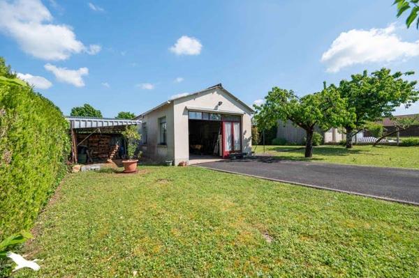 Maison à vendre 182 069 € Berry-Bouy 4 p 94 m² DPE D