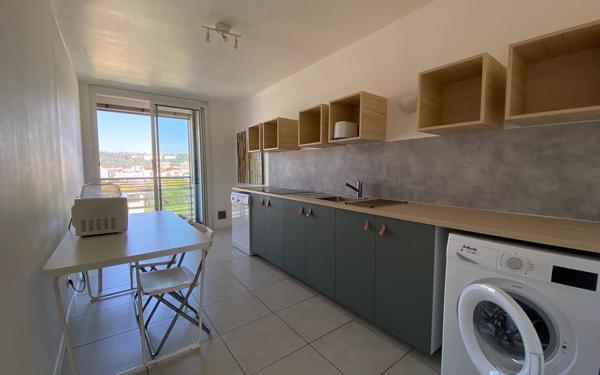 Appartement à louer    2 pièces • 10 m2 Lyon 7
