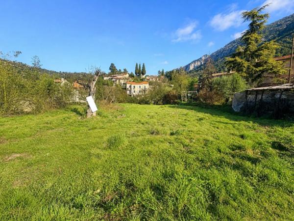 Terrain Tourrette Levens 850 m2, permis accepté pour villa