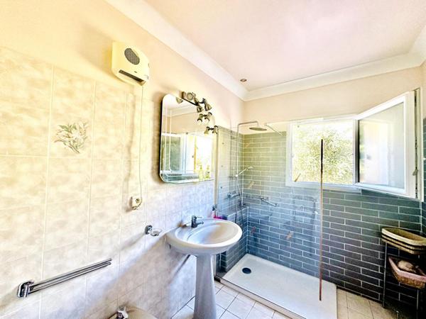 Maison 5 pièces de 112 m²  sur une parcelle de 4000 m²