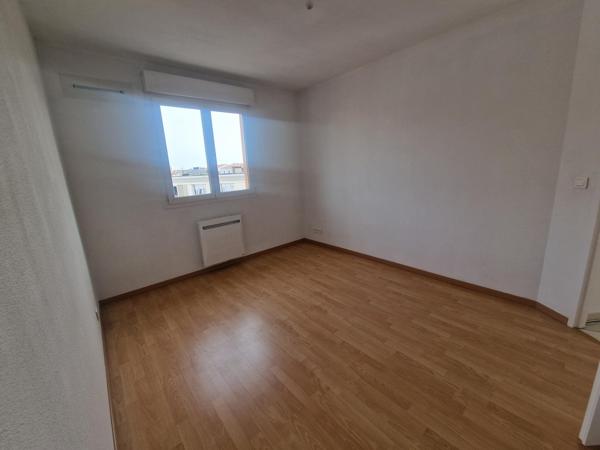 DERNIER ETAGE avec ascenseur Balcon +Box sécurisé Cave