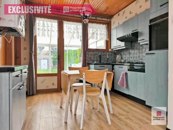 Roubaix Vélodrome, maison 1930 semi individuelle avec 2 chambres, combles aménageables, jardin