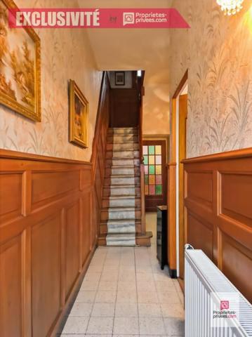 Roubaix Vélodrome, maison 1930 semi individuelle avec 2 chambres, combles aménageables, jardin