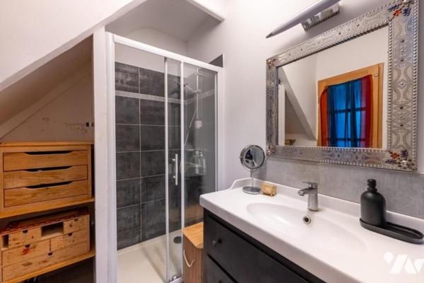 Maison en copropriété avec cour privative et cave - 92m²