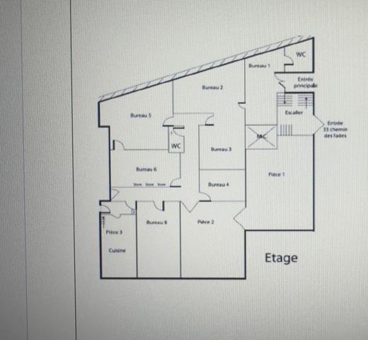 Bureaux lumineux et prêts à l’emploi