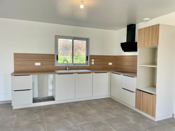 L'Isle-sur-la-Sorgue (84800) MAISON NEUVE RT 2020 DANS QUARTIER PRISÉ DE L’ISLE-SUR-LA-SORGUE