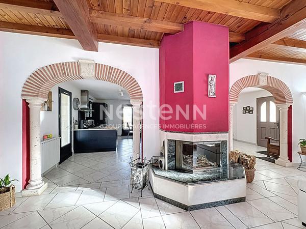 Maison à vendre à Nérac - 5 pièces, 4 chambres, double garage ainsi qu'un grand terrain