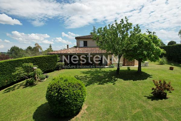 Maison à vendre à Nérac - 5 pièces, 4 chambres, double garage ainsi qu'un grand terrain