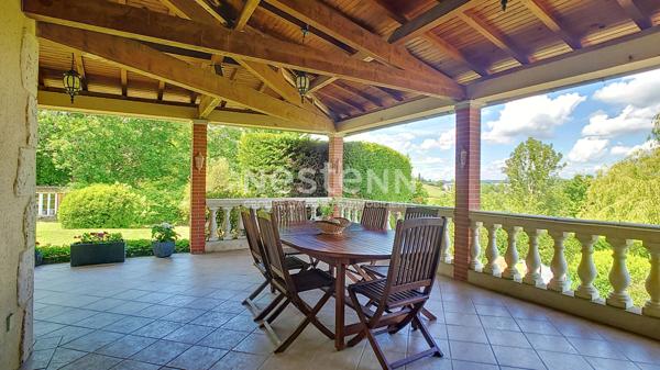 Maison à vendre à Nérac - 5 pièces, 4 chambres, double garage ainsi qu'un grand terrain