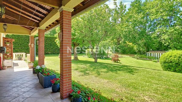 Maison à vendre à Nérac - 5 pièces, 4 chambres, double garage ainsi qu'un grand terrain