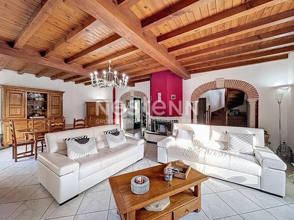 Maison à vendre à Nérac - 5 pièces, 4 chambres, double garage ainsi qu'un grand terrain