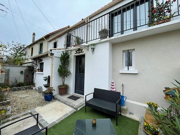 Gargenville Maison de charme calme et proche A13 - 2 chambres - Jardinet