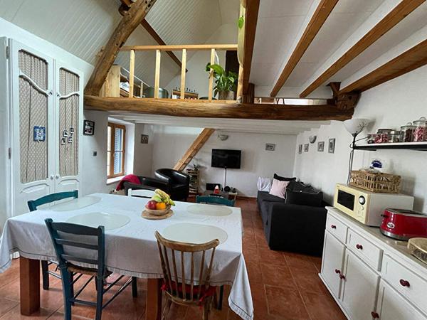 Gargenville Maison de charme calme et proche A13 - 2 chambres - Jardinet