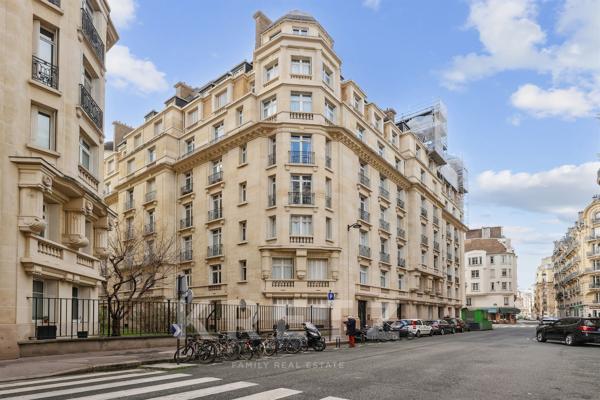 BRETEUIL - Appartement Haussmannien 4 pièces en très bon état - 2 chambres