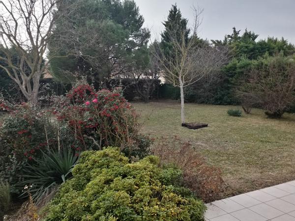 EN EXCLUSIVITÉ - SAINT-SATURNIN-LÈS-AVIGNON - MAISON T5 DE PLAIN-PIED 155 M² - PISCINABLE - DOUBLE GARAGE