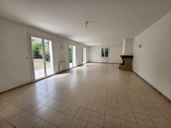 EN EXCLUSIVITÉ - SAINT-SATURNIN-LÈS-AVIGNON - MAISON T5 DE PLAIN-PIED 155 M² - PISCINABLE - DOUBLE GARAGE