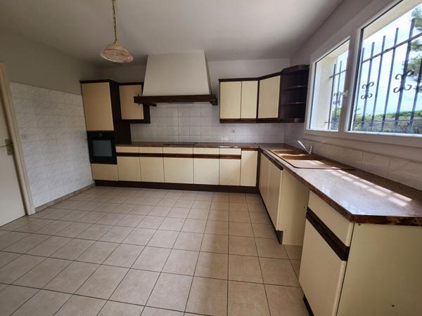 EN EXCLUSIVITÉ - SAINT-SATURNIN-LÈS-AVIGNON - MAISON T5 DE PLAIN-PIED 155 M² - PISCINABLE - DOUBLE GARAGE