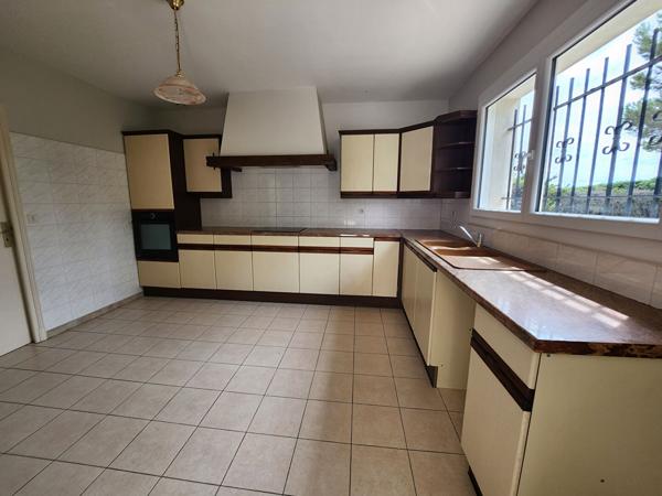EN EXCLUSIVITÉ - SAINT-SATURNIN-LÈS-AVIGNON - MAISON T5 DE PLAIN-PIED 155 M² - PISCINABLE - DOUBLE GARAGE