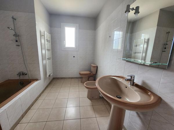 EN EXCLUSIVITÉ - SAINT-SATURNIN-LÈS-AVIGNON - MAISON T5 DE PLAIN-PIED 155 M² - PISCINABLE - DOUBLE GARAGE