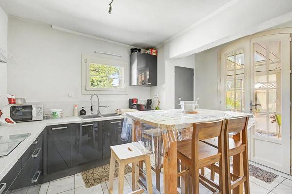 AVIGNON ? Appartement 143 m², grande terrasse, 4 chambres et stationnements privatifs