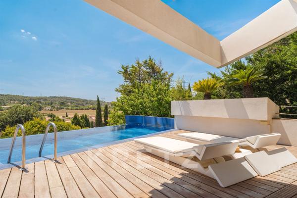 Allauch – Villa contemporaine avec piscine à débordement et appartement indépendant