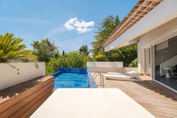 Allauch – Villa contemporaine avec piscine à débordement et appartement indépendant