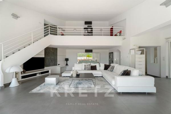 Allauch – Villa contemporaine avec piscine à débordement et appartement indépendant