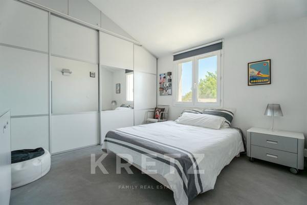 Allauch – Villa contemporaine avec piscine à débordement et appartement indépendant