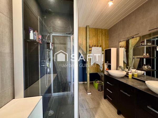 Maison de village - 120 m² - dépendances