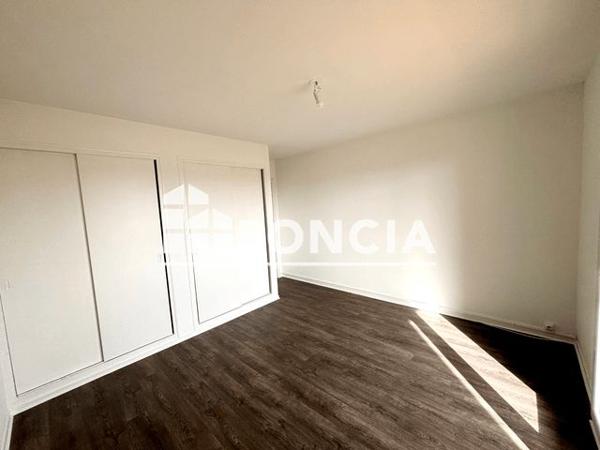 Location Appartement 3 pièces 81.45 m² - RUE J PH RAMEAU Toulon 83000