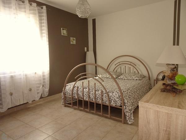 Villa 7 pièces sur 1213m² terrain clos