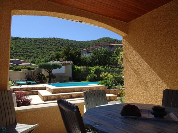 Villa 7 pièces sur 1213m² terrain clos