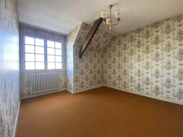 Vente                                                      Maison
                        
                     5 pièces                      237 m2                     à Varennes-Vauzelles