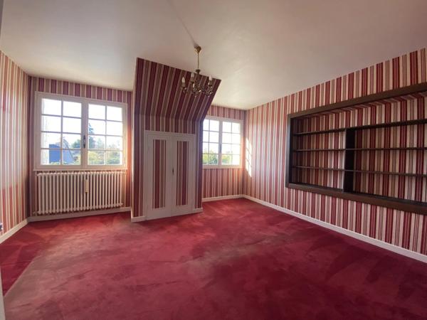 Vente                                                      Maison
                        
                     5 pièces                      237 m2                     à Varennes-Vauzelles