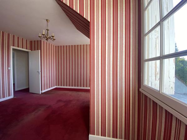 Vente                                                      Maison
                        
                     5 pièces                      237 m2                     à Varennes-Vauzelles