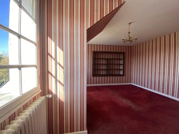 Vente                                                      Maison
                        
                     5 pièces                      237 m2                     à Varennes-Vauzelles