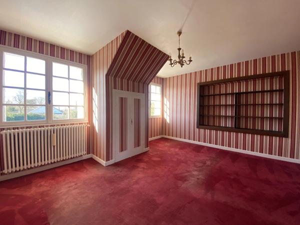 Vente                                                      Maison
                        
                     5 pièces                      237 m2                     à Varennes-Vauzelles