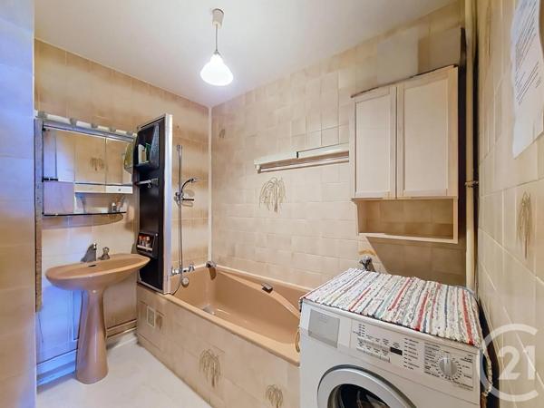 Appartement F3 à vendre  3 pièces - 63,44 m 2   FRESNES  - 94