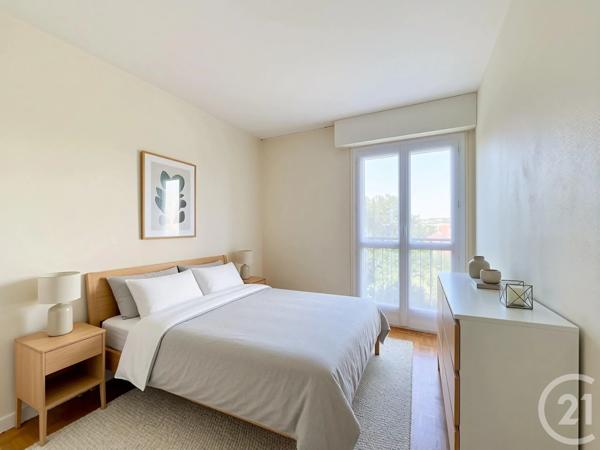 Appartement F3 à vendre  3 pièces - 63,44 m 2   FRESNES  - 94