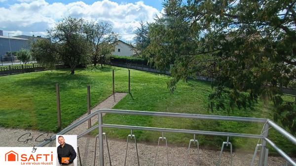 Pavillon 7 pièces de 149 m2 sur deux niveaux et sous-sol complet.Terrain de 2860 m2 clos et arboré.