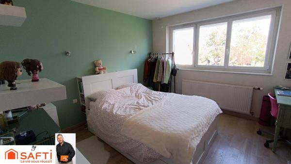 Pavillon 7 pièces de 149 m2 sur deux niveaux et sous-sol complet.Terrain de 2860 m2 clos et arboré.