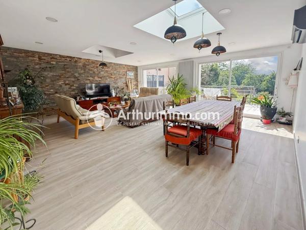 Vente                                                      Maison
                        
                     5 pièces                      110 m2                     à Montgeron