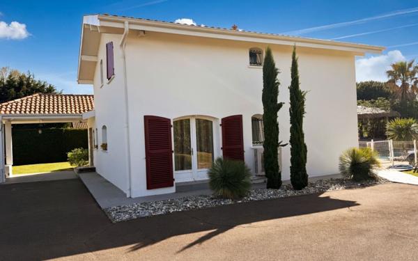 Maison à vendre    5 pièces •  Bénesse-Maremne