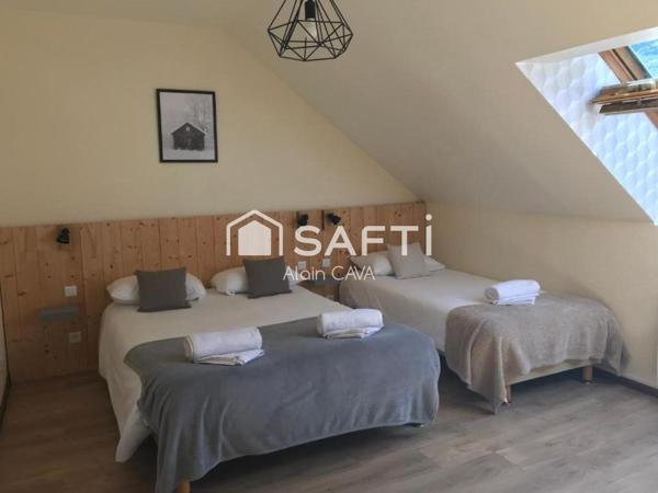 Hotel restaurant de 400m² sur 1045m² de terrain avec pisicine et cabanes insolites